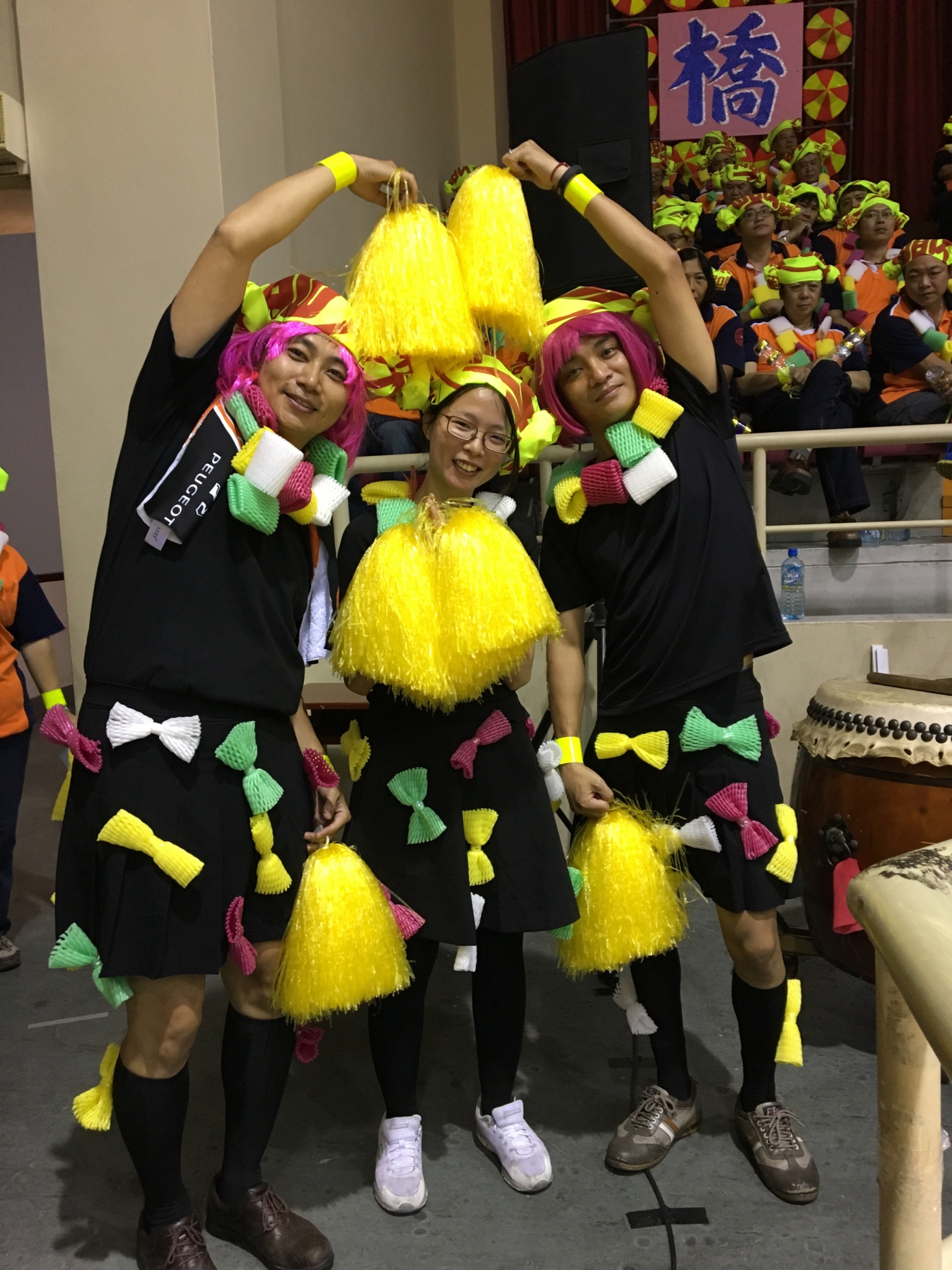 5.板橋區隊3朵花運用水果套、回收旗幟打扮的可愛又俏皮.JPG