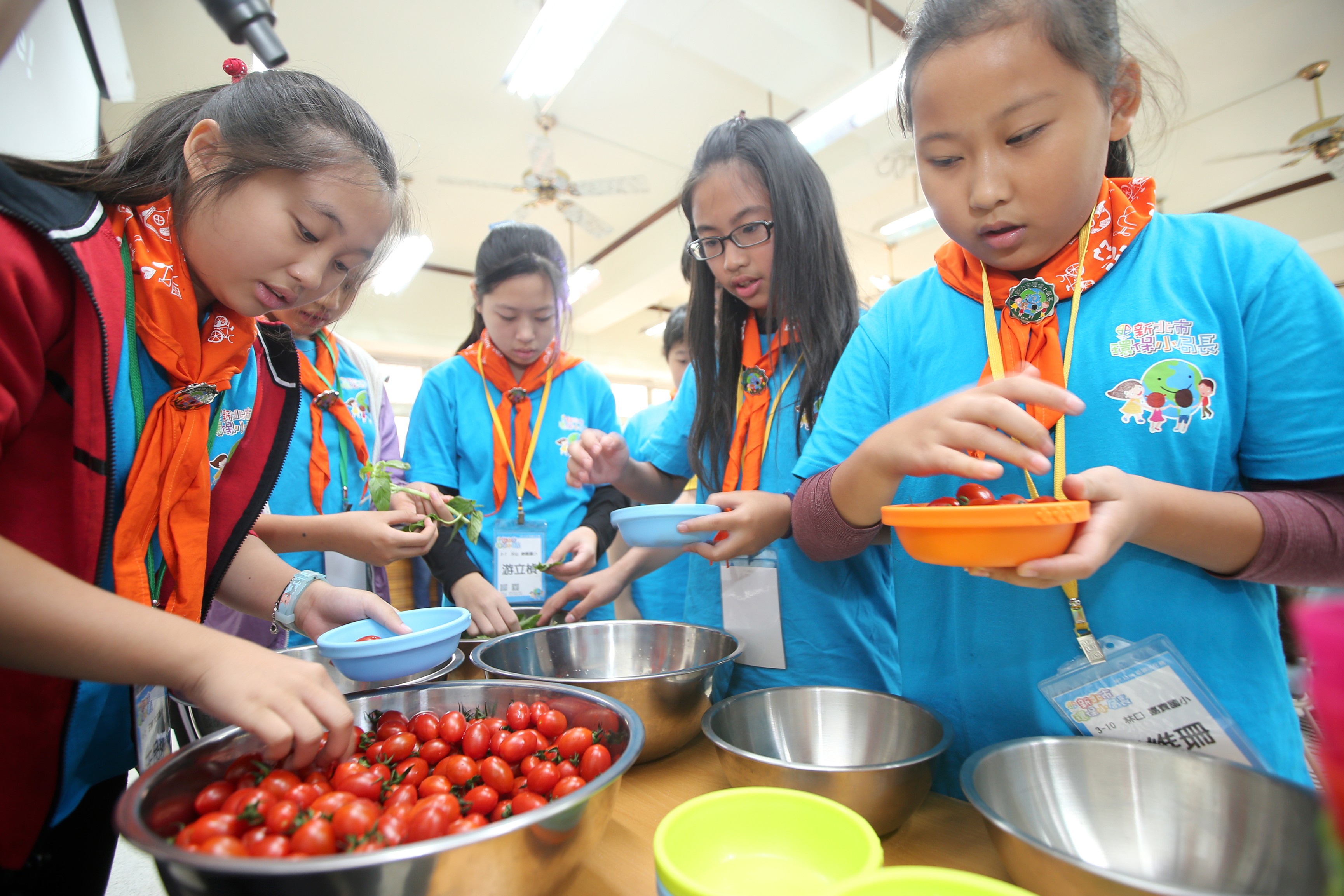 由小局長們親手製作漬物，學習古老食物保存智慧，體會「惜食」飲食哲學