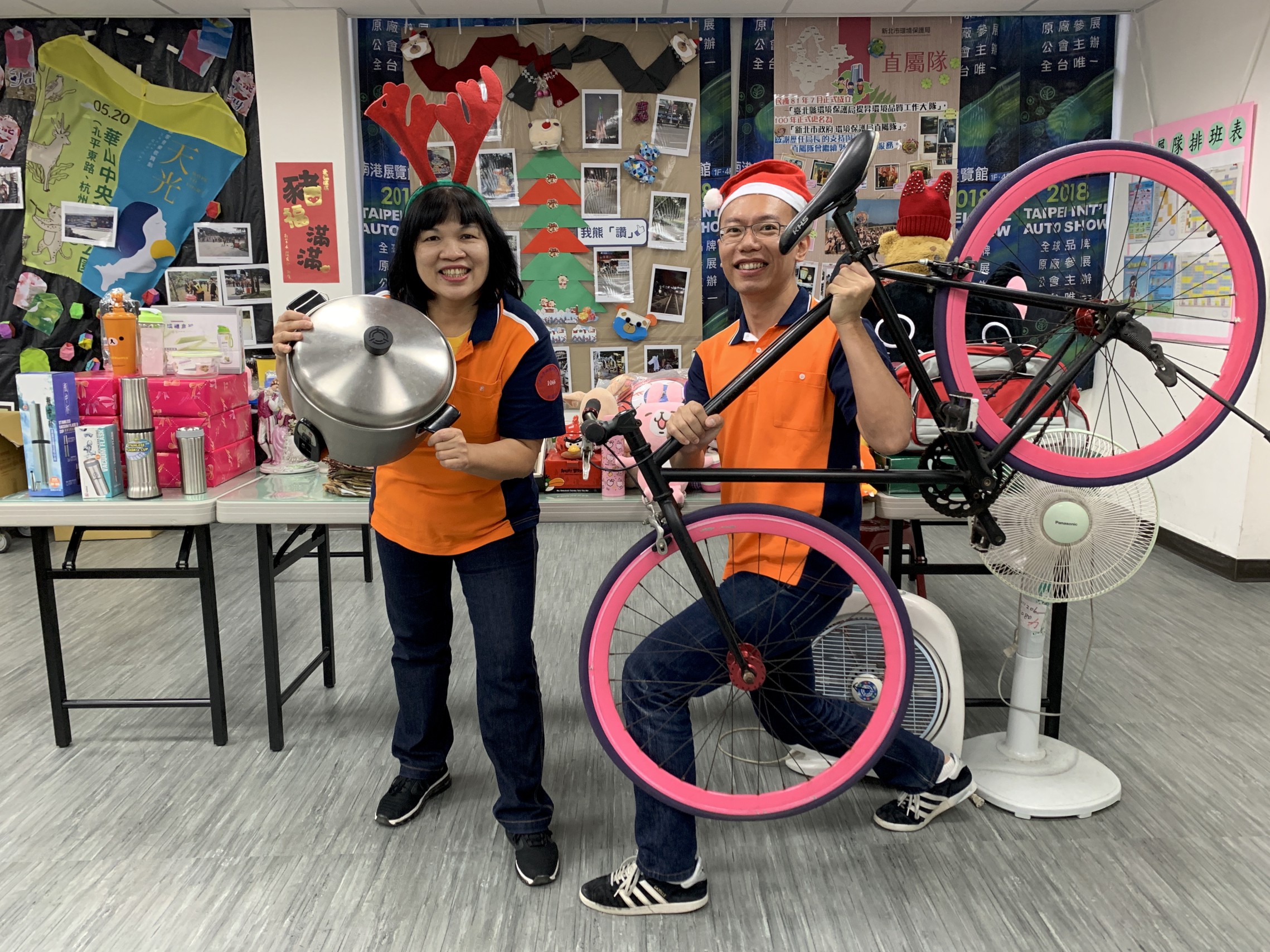 現場物品豐富，有二手腳踏車、各類小家電，等您來挖寶喔.jpg