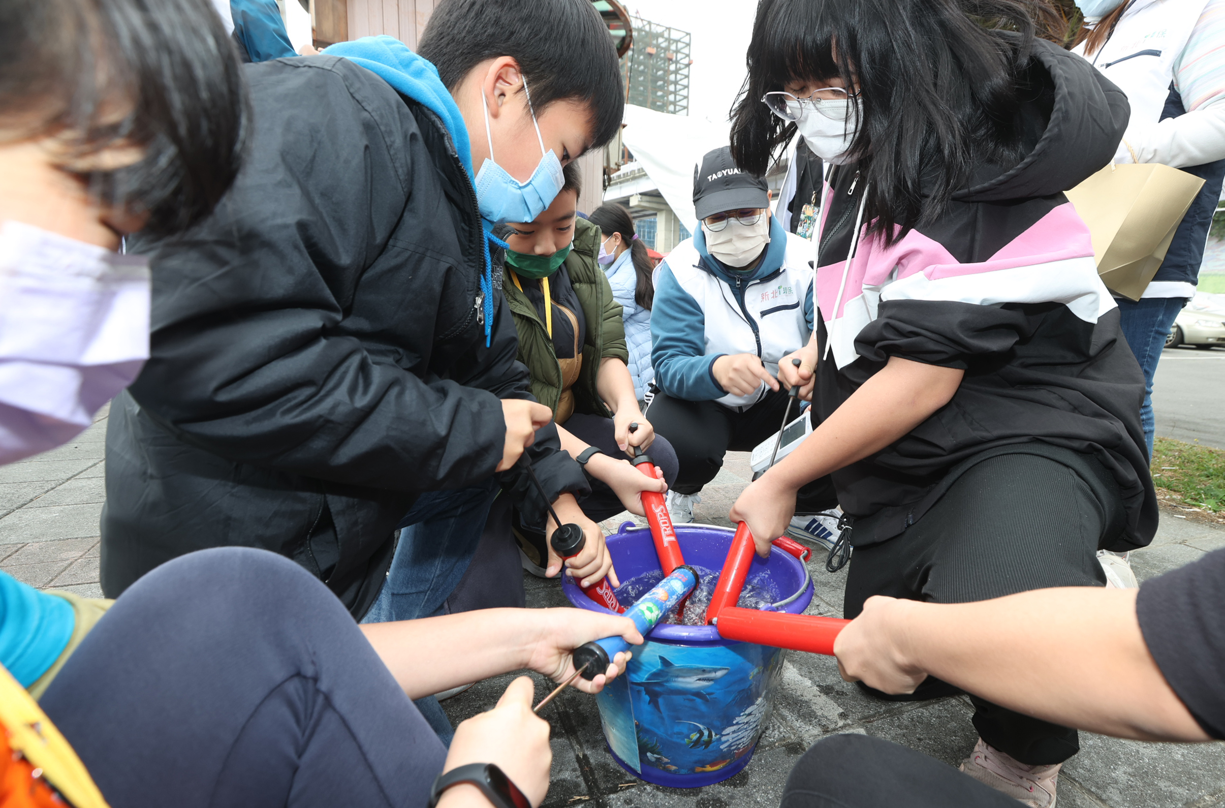 4.土水檢測好好玩的課程中帶領小局長了解土壤如何檢測、如何判斷其是否受到污染及污染程度。.jpeg圖片