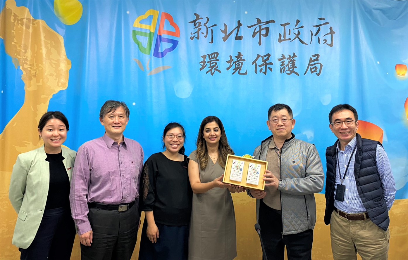 3.CDP亞洲區代表Karishma Kashyap拜訪本市交流低碳城市經驗及減碳行動(左起為CDP臺灣團隊詹于瑤、中華民國企業永發展協會秘書長莫冬立、CDP臺灣團隊負責人宋琬瑜、CDP亞洲區代表Karishma Kashyap、新北環保局副局長朱益君及新北環保局低碳中心主任李俊毅).jpg圖片