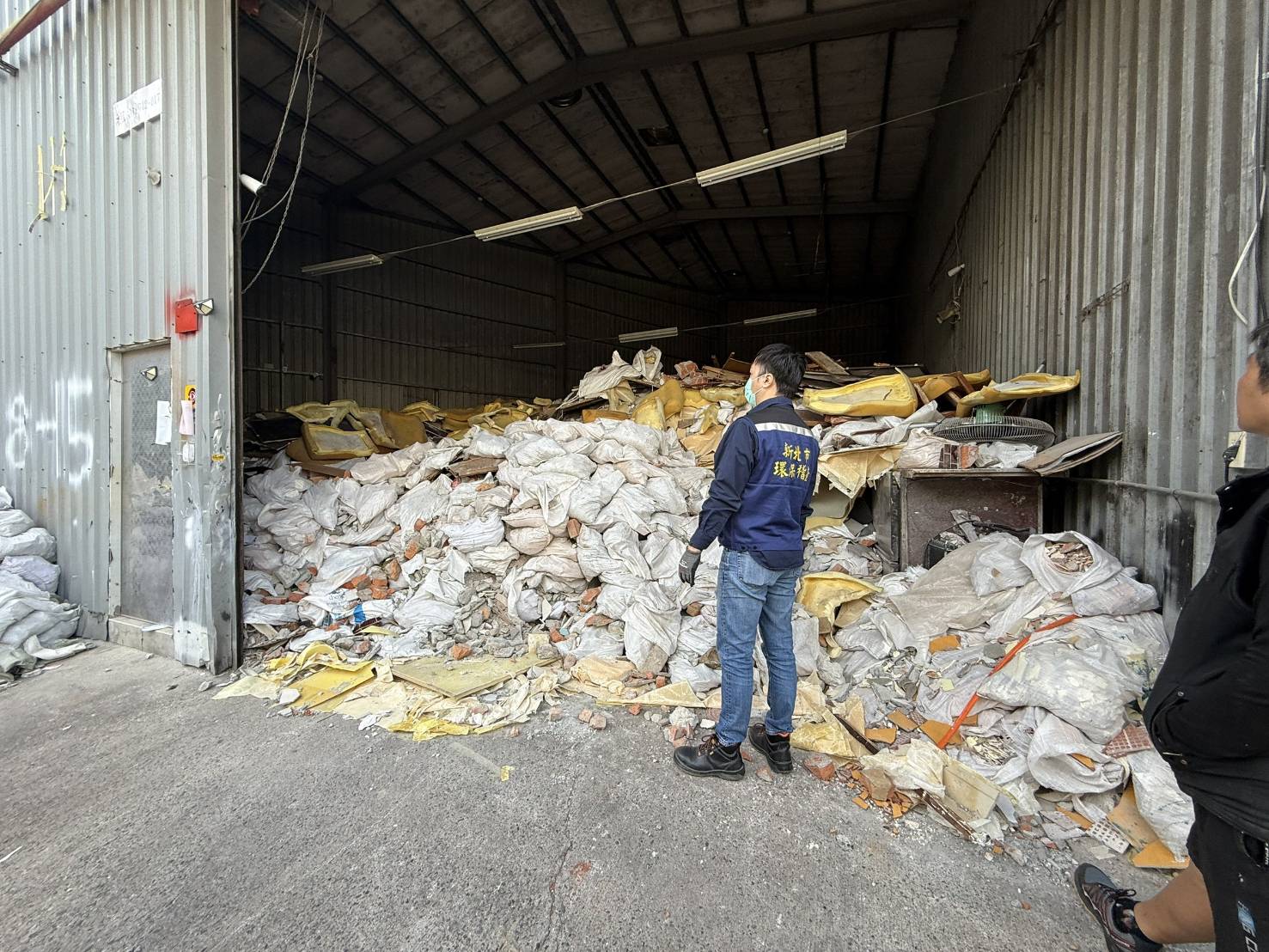 廢棄物堆置案稽查.jpg圖片
