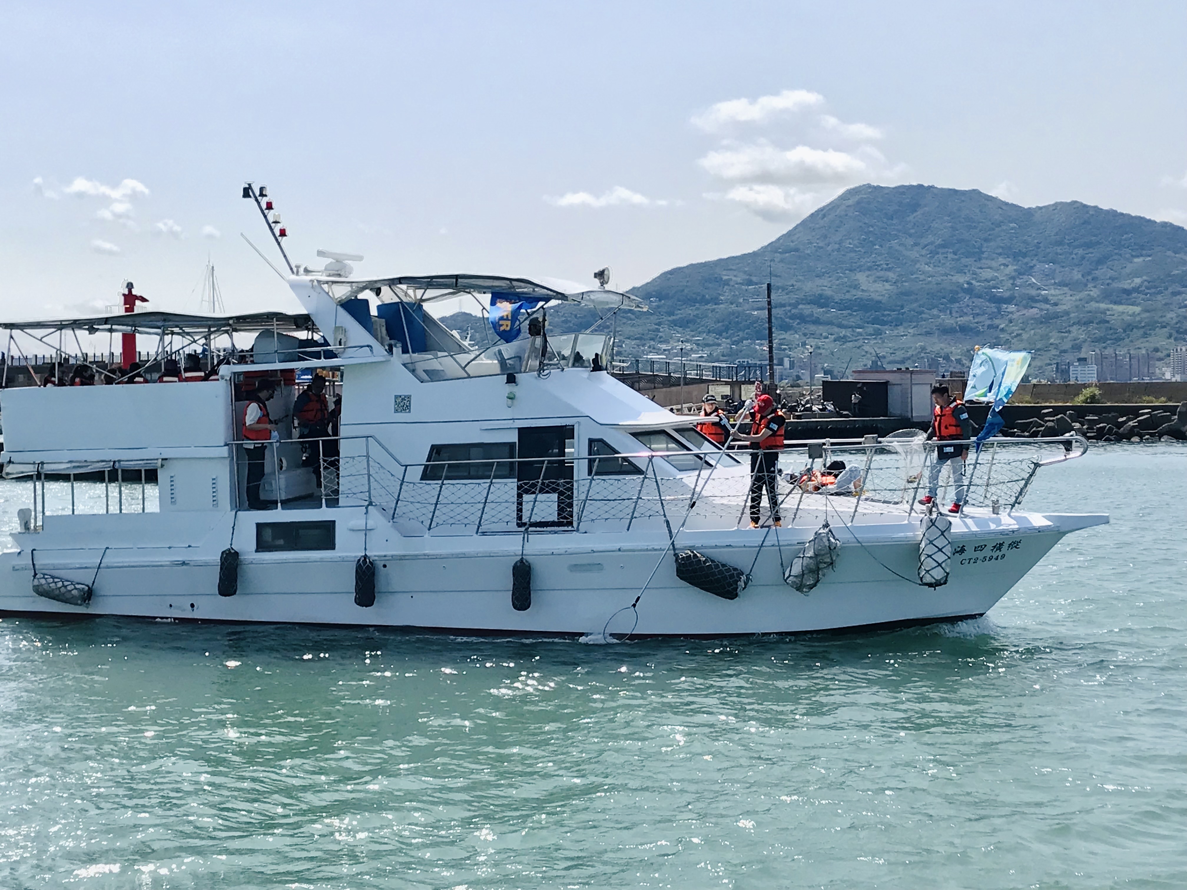 船舶出航撈除海漂廢棄物.jpeg圖片