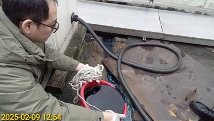 公車破老舊油管漏油污染4