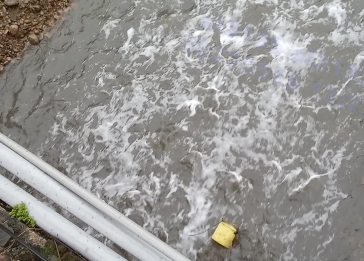 水碓窠溪五股段溪流泡泡汙染